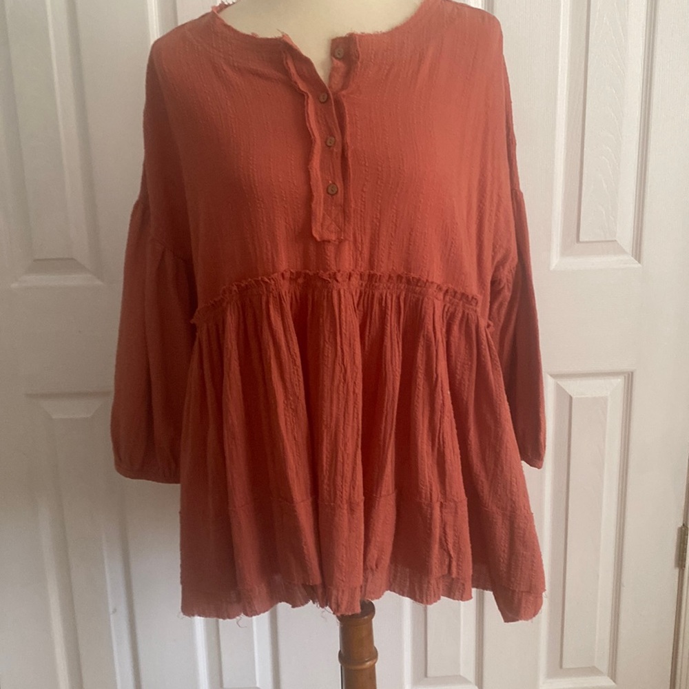 Easel Los Angeles Raw hem top
